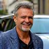 Michel Masson heureux devant son SUV détaillé à Lyon